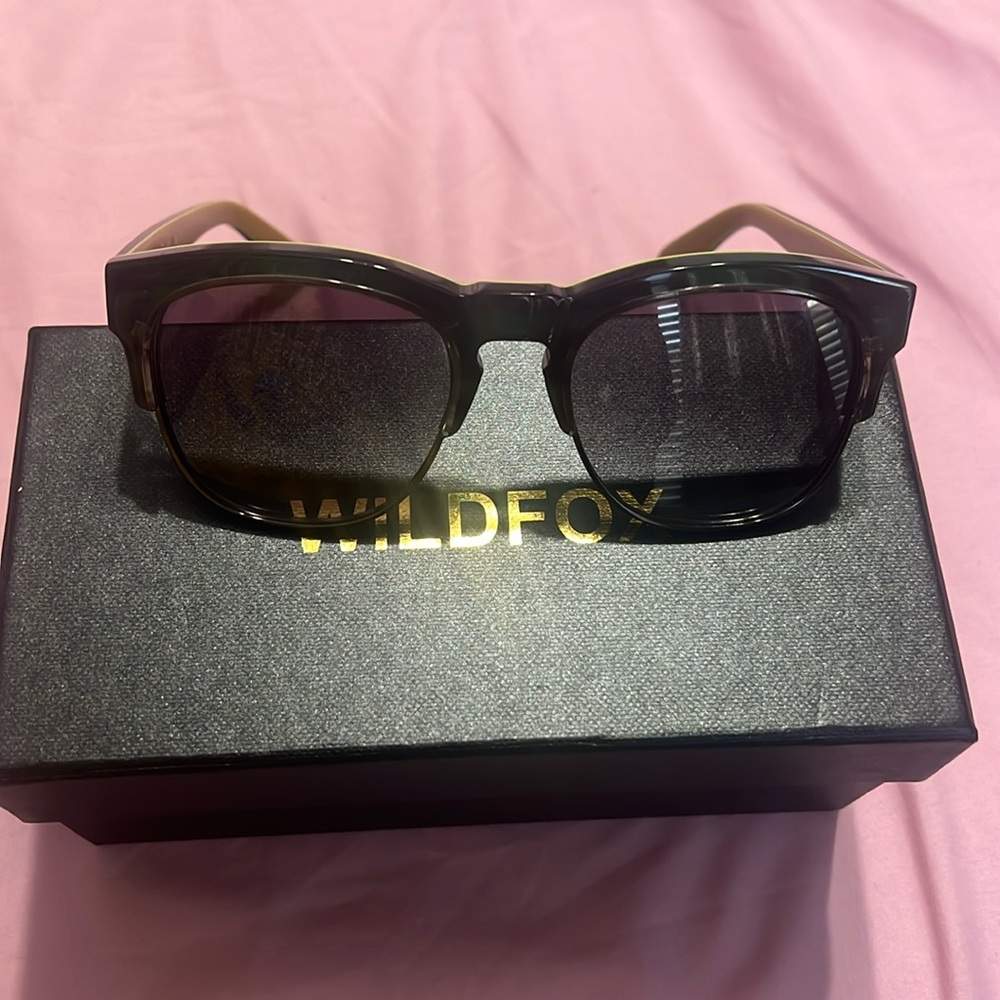 Wildfox Sunglasses (Club fox)